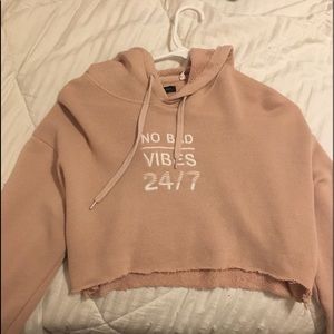 Pacsun “No Bad Vibes” Cropped hoodie